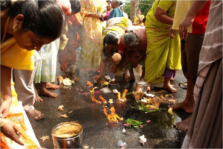 Chennai pooja on the road