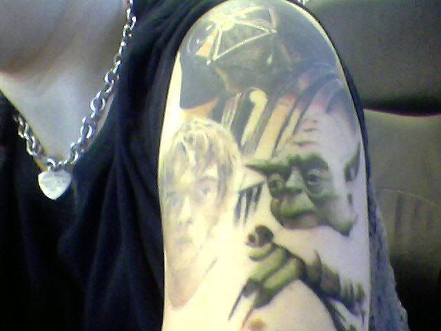 http://i187.photobucket.com/albums/x153/courtneylynch24/yoda-1.jpg