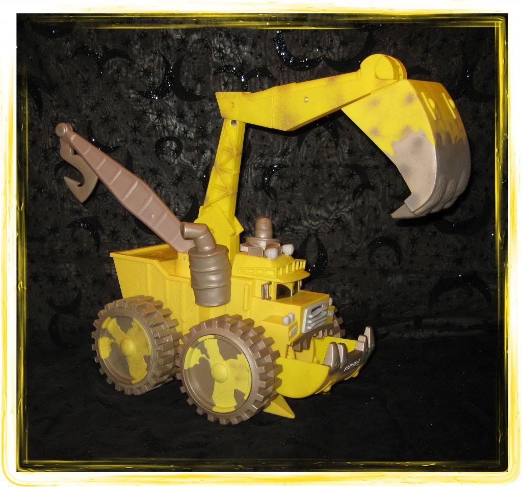 DISNEY CARS TALKING SCREAMIN BANSHEE LIGHTS & SOUNDS SCREAMING TOW