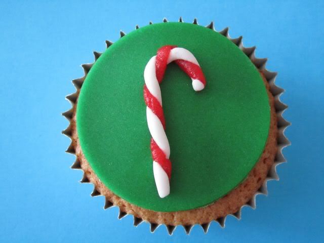http://i187.photobucket.com/albums/x187/connyb_bucket/kerstcakes5.jpg