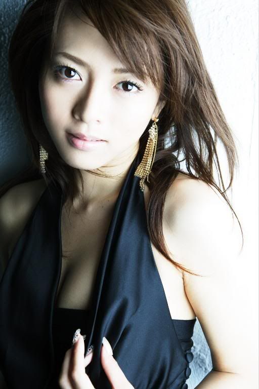 Yumiko Shaku Japanese girl idol