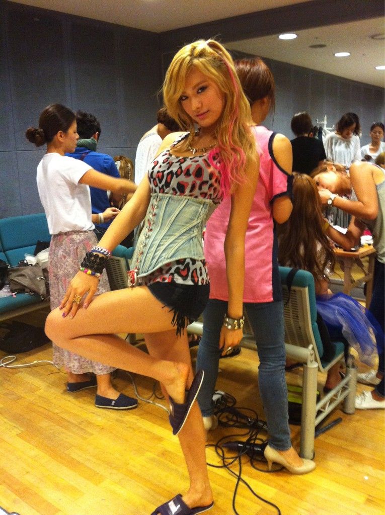 BTS Flicks: Kahi and Nana Backstage at InkiGayo | AfterSchool ❤