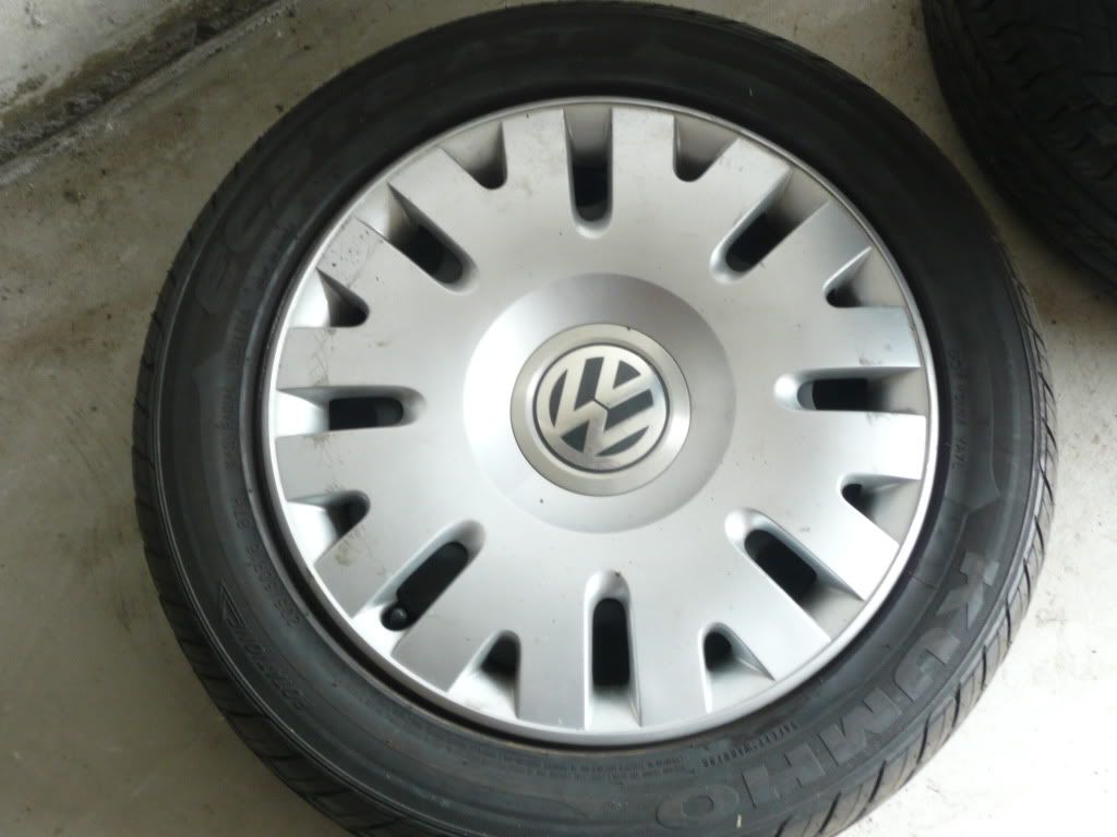 FS OEM steelies with new beetle hubcaps (16") VW Vortex Volkswagen