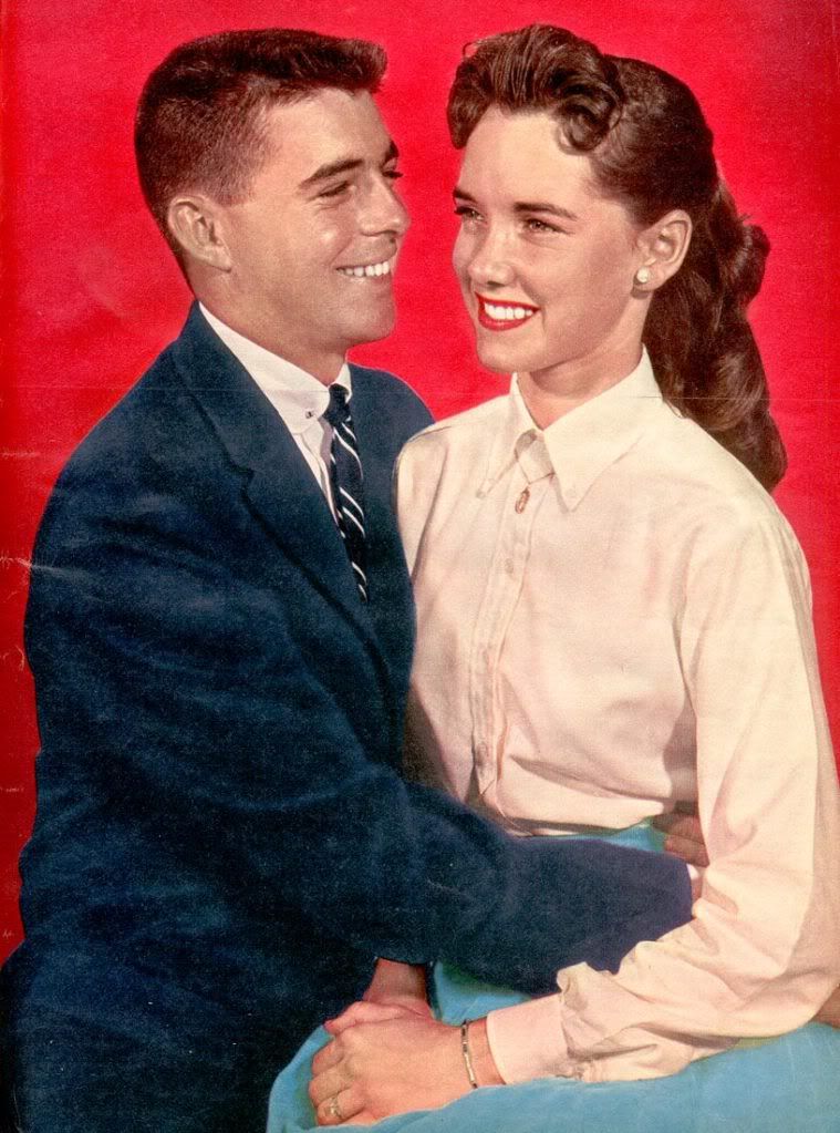 Dee Dees marriage to Dick Gass 1961 received mass coverage in 
movie magazines, but after their wedding she promplty left The 
Lawrecene
 Welk Show.  The official reason given was that she wanted to start a 
family, but there was speculation that Lawrence Welk didnt want a 
Lennon
 Sister who wasnt a virgin on his show.